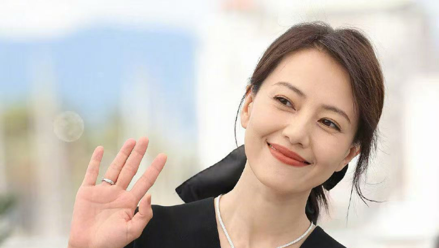 新澳精准资料2025第5期,外国男子看哪吒母亲化丹一幕哭泣,最佳精选解释落实_精英版V1.40